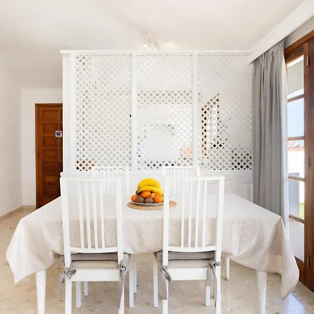 Villa Casa Bransford, Excellent, Sunny House With Private Heated Pool San Miguel de Abona
